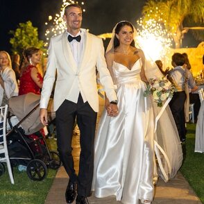 ΓΑΜΠΡΙΑΤΙΚΟ ΚΟΣΤΟΥΜΙ ΚΟΛΩΝΑΚΙ ΝΙΚΟΣ ΑΠΟΣΤΟΛΟΠΟΥΛΟΣ